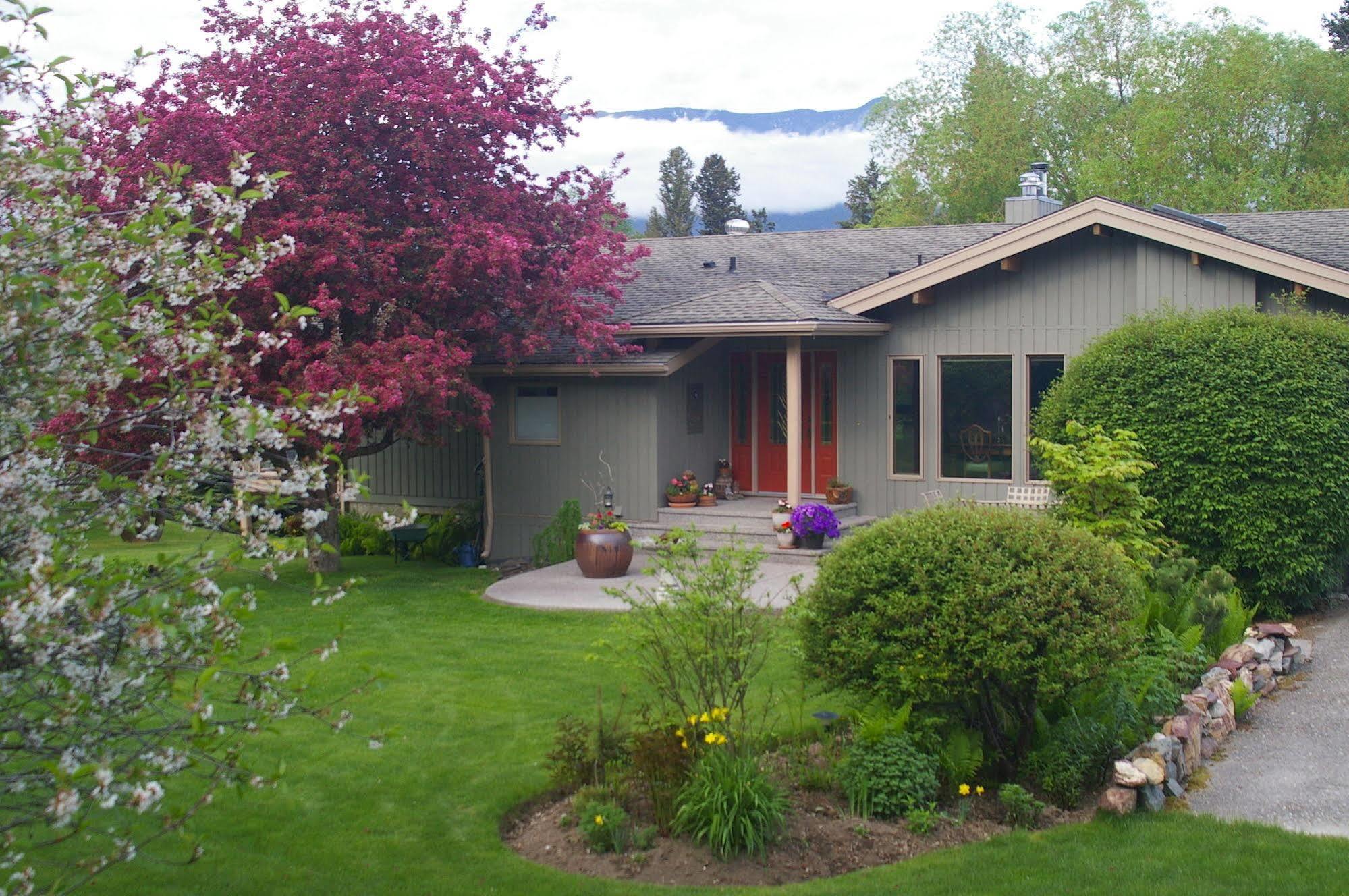 Windermere Lakeside Bed And Breakfast Exterior photo